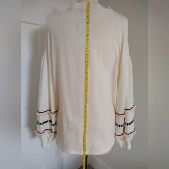 NWT Women's Flirty Off White Top with Embroidered Details Blouson Sleeves Med. - Picture 9 of 12